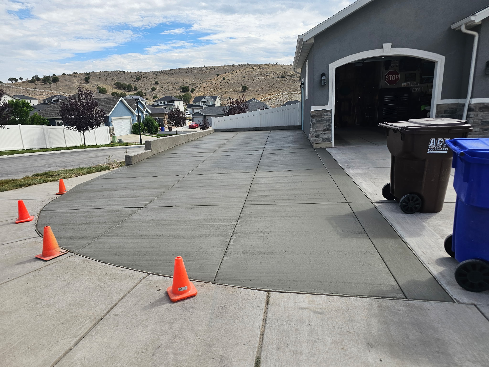 Finished concrete driveway in Utah